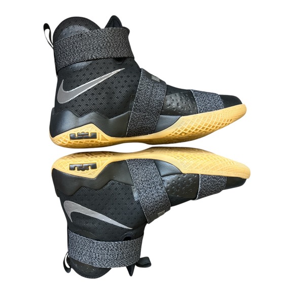 Nike Lebron Soldier 10 Mens Basketball Shoes Black Gum Sz 10.5 - Picture 3 of 9